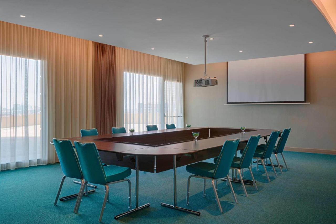 Four Points By Sheraton Оран Екстериор снимка