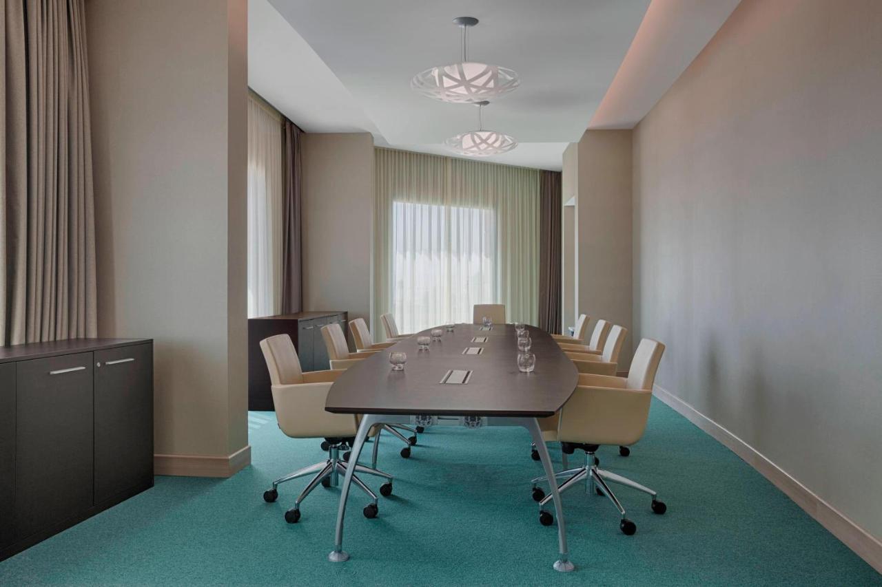Four Points By Sheraton Оран Екстериор снимка